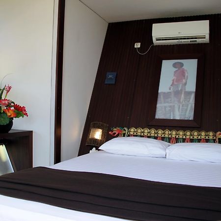Bali Umah Tinjung Hotel Tulamben  Exterior photo